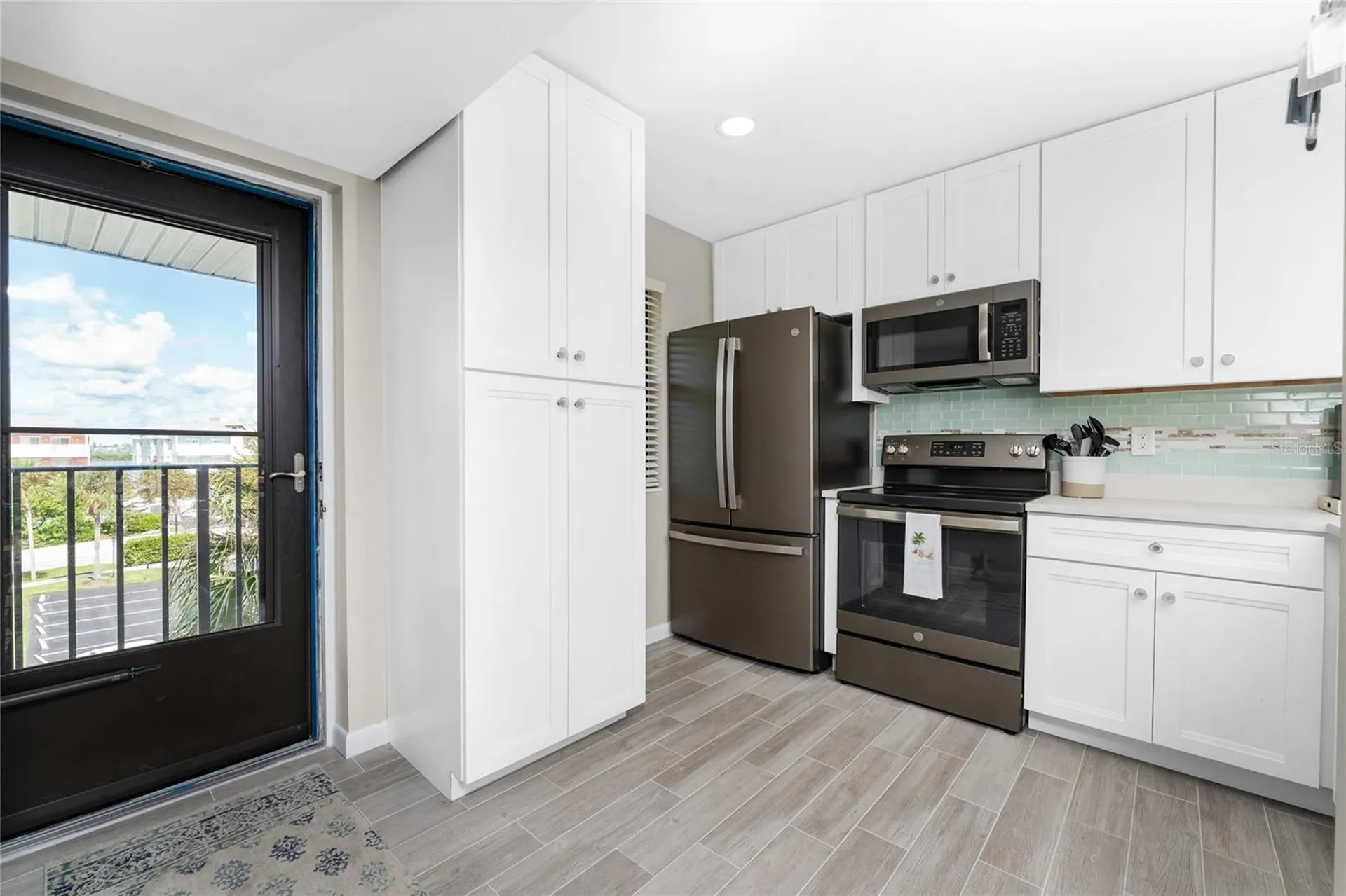 1591 Beach Road Englewood FL 34223