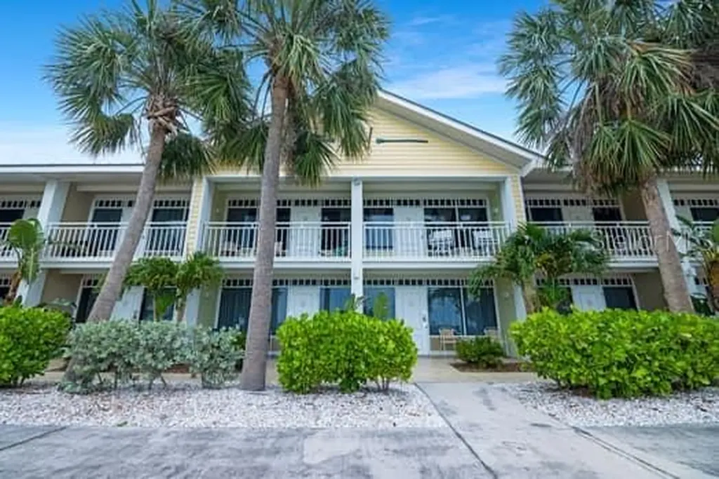 611 Destiny Drive Ruskin FL 33570