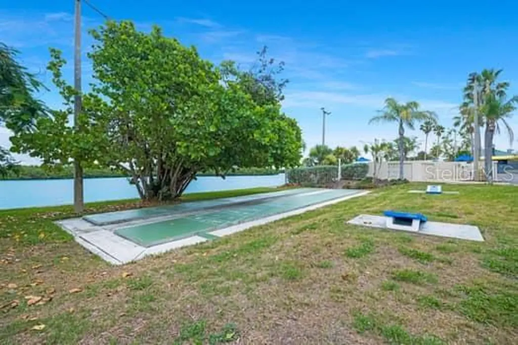 611 Destiny Drive Ruskin FL 33570