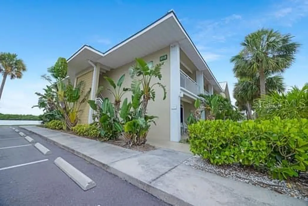 611 Destiny Drive Ruskin FL 33570