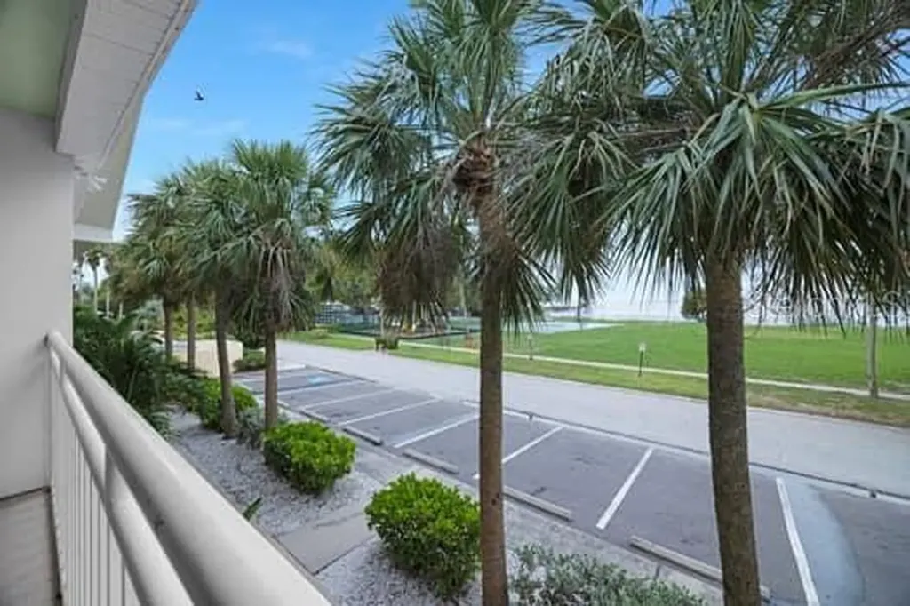 611 Destiny Drive Ruskin FL 33570