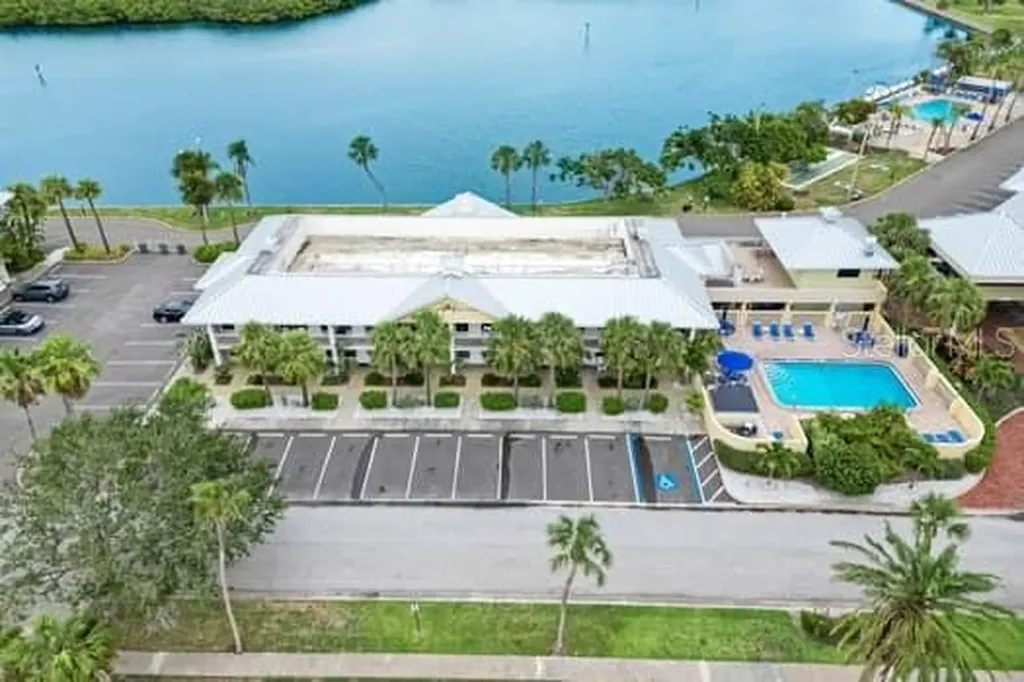 611 Destiny Drive Ruskin FL 33570