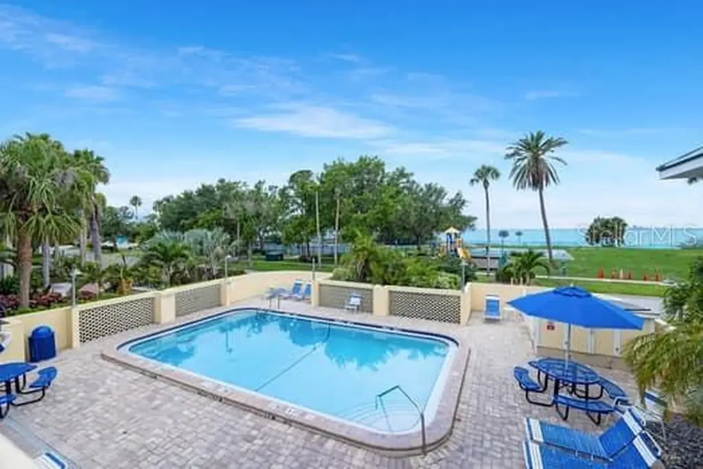 611 Destiny Drive Ruskin FL 33570