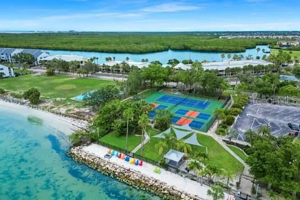 611 Destiny Drive Ruskin FL 33570