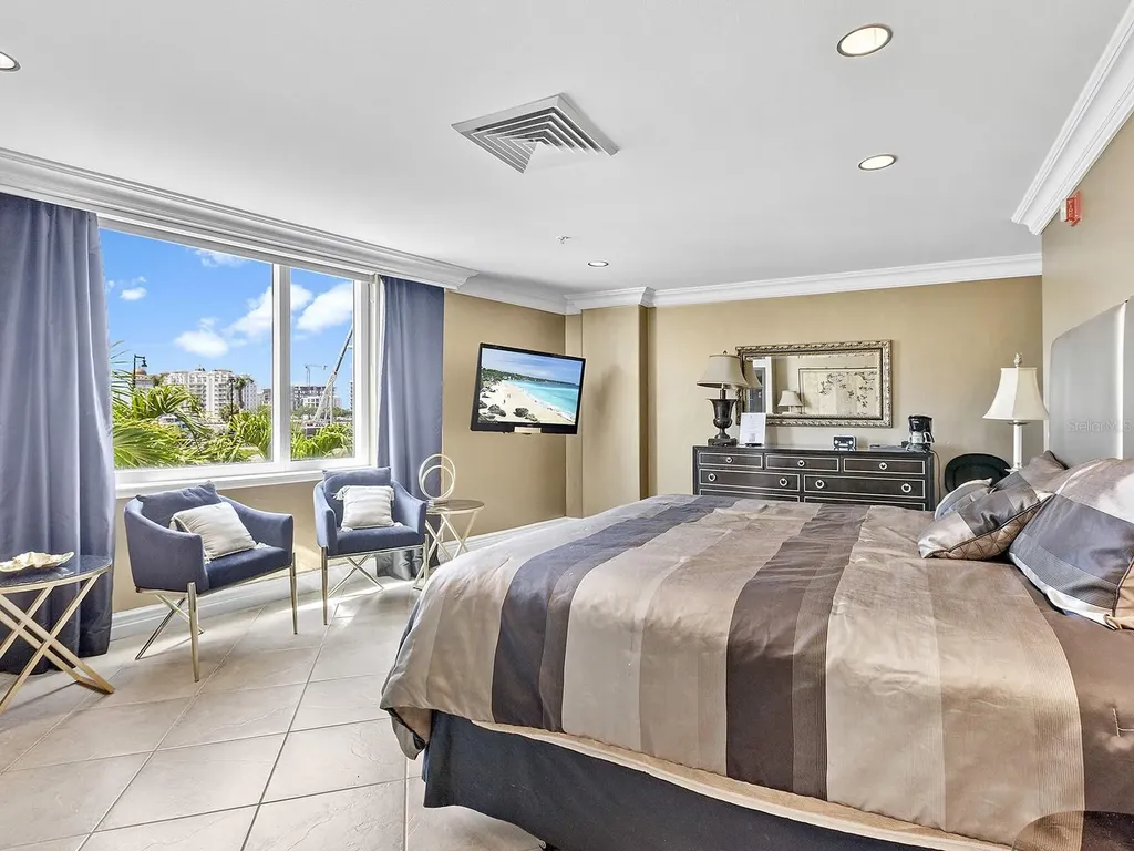 1233 N Gulfstream Avenue Sarasota FL 34236