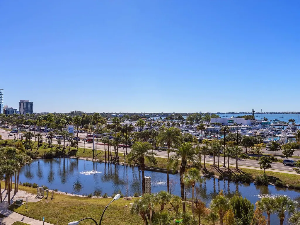 1233 N Gulfstream Avenue Sarasota FL 34236