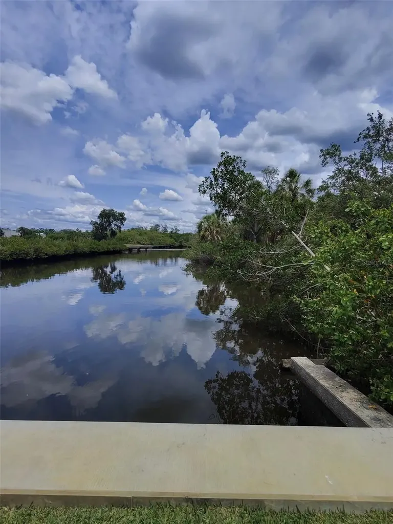 190 Meres Boulevard Tarpon Springs FL 34689