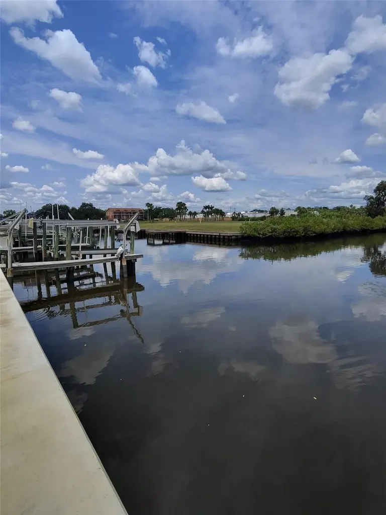 190 Meres Boulevard Tarpon Springs FL 34689