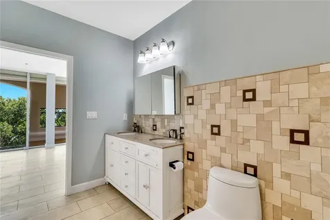 151 E Washington Street Orlando FL 32801