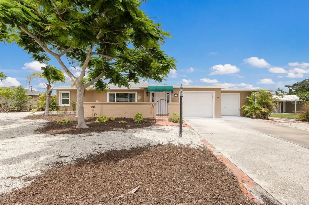 715 Fontana Lane Bradenton FL 34209