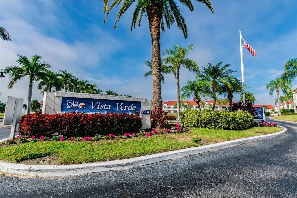 6073 Bahia Del Mar Boulevard St Petersburg FL 33715