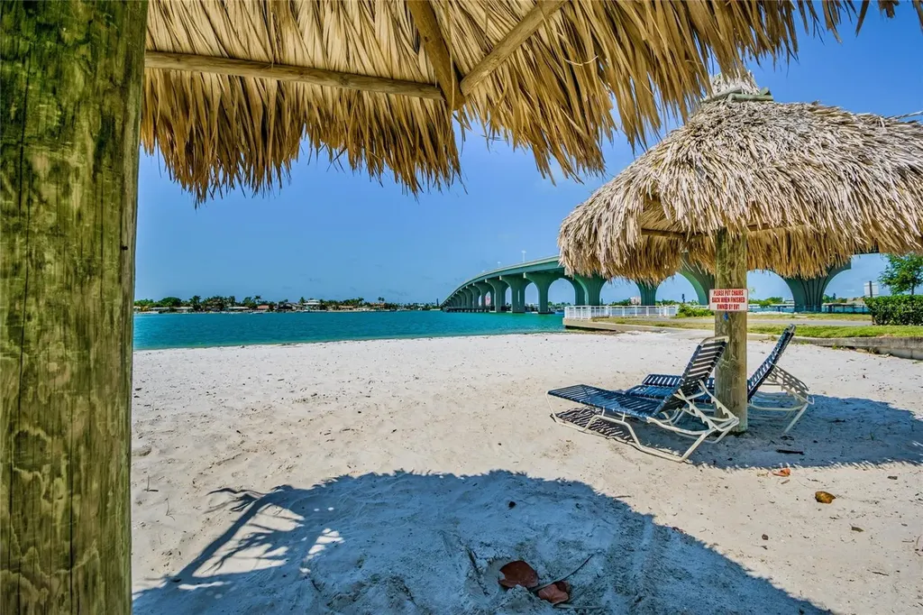 6073 Bahia Del Mar Boulevard St Petersburg FL 33715