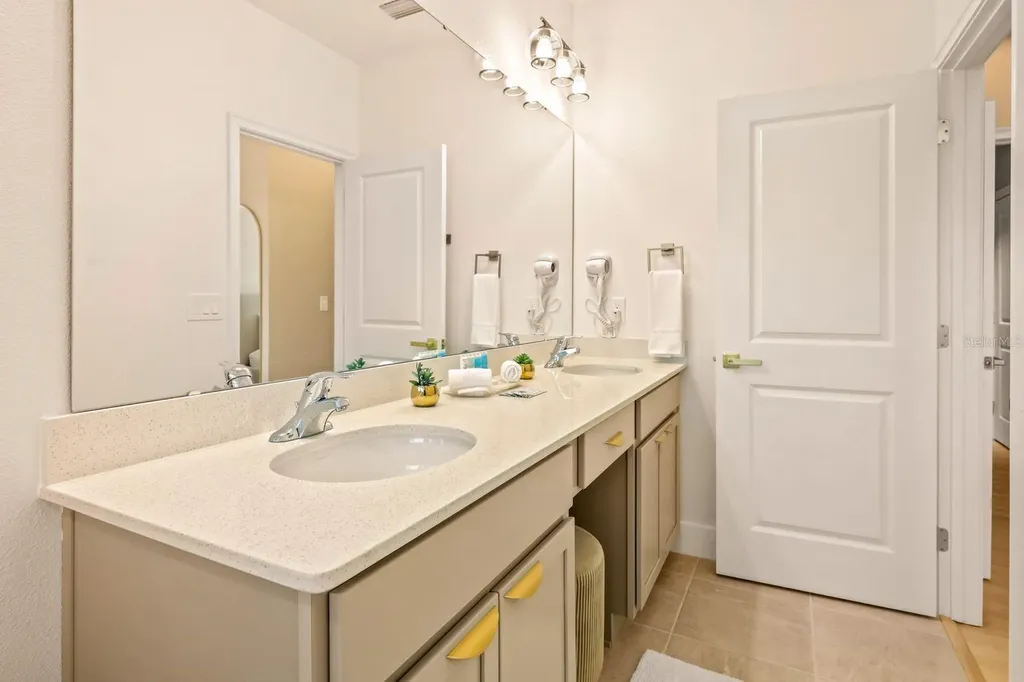 10293 Ebb Tide Lane Orlando FL 32821