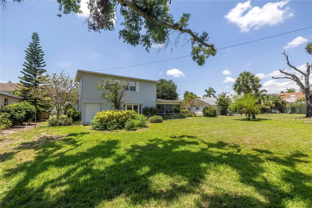 167 Almedo Way NE St Petersburg FL 33704