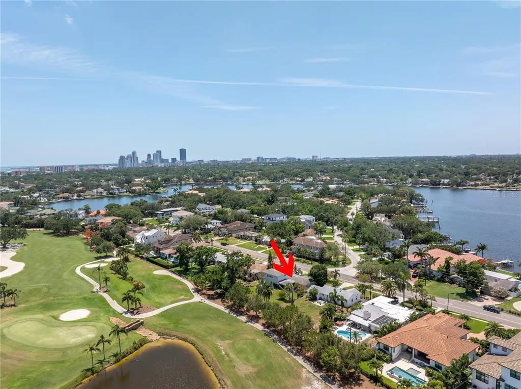 167 Almedo Way NE St Petersburg FL 33704