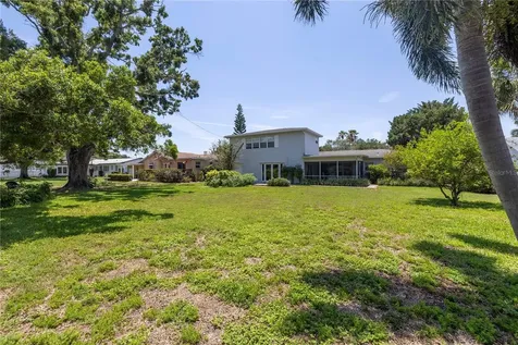 167 Almedo Way NE St Petersburg FL 33704