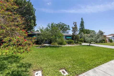 167 Almedo Way NE St Petersburg FL 33704