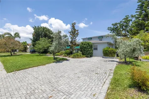 167 Almedo Way NE St Petersburg FL 33704