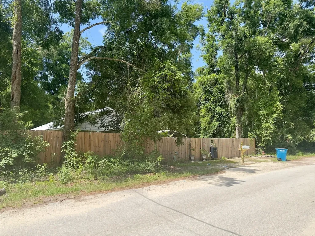 930 NE 14th Avenue Trenton FL 32693