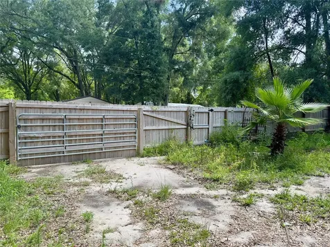 930 NE 14th Avenue Trenton FL 32693