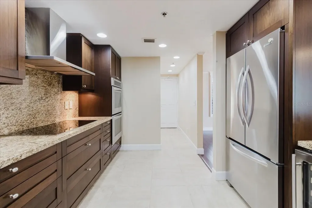 1255 N Gulfstream Avenue Sarasota FL 34236