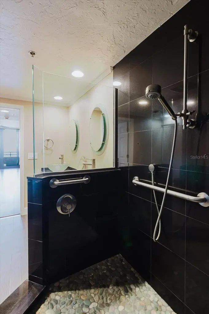 1255 N Gulfstream Avenue Sarasota FL 34236