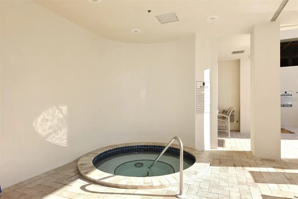 1255 N Gulfstream Avenue Sarasota FL 34236