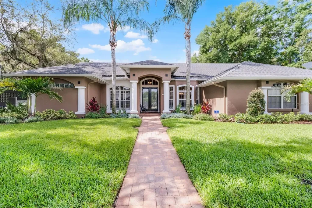 831 Royalwood Lane Oviedo FL 32765