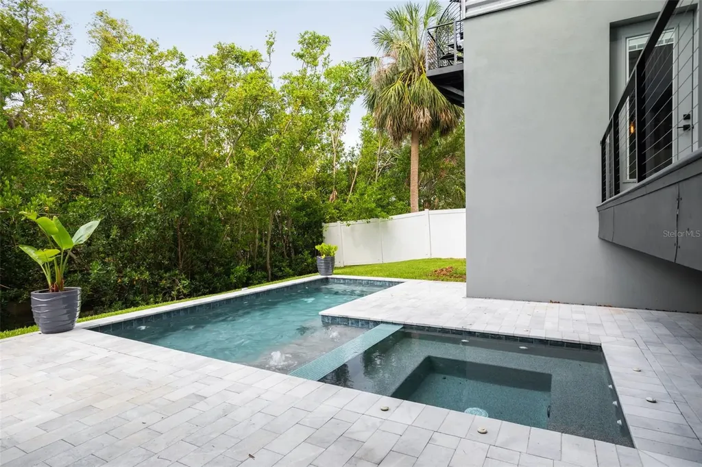 4806 W Euclid Avenue Tampa FL 33629