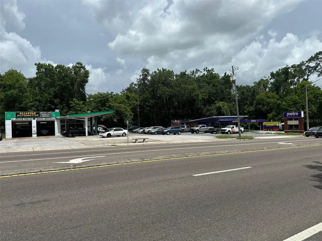 706/720 NW 13th Street Gainesville FL 32601