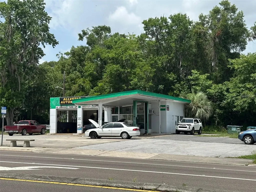 706/720 NW 13th Street Gainesville FL 32601