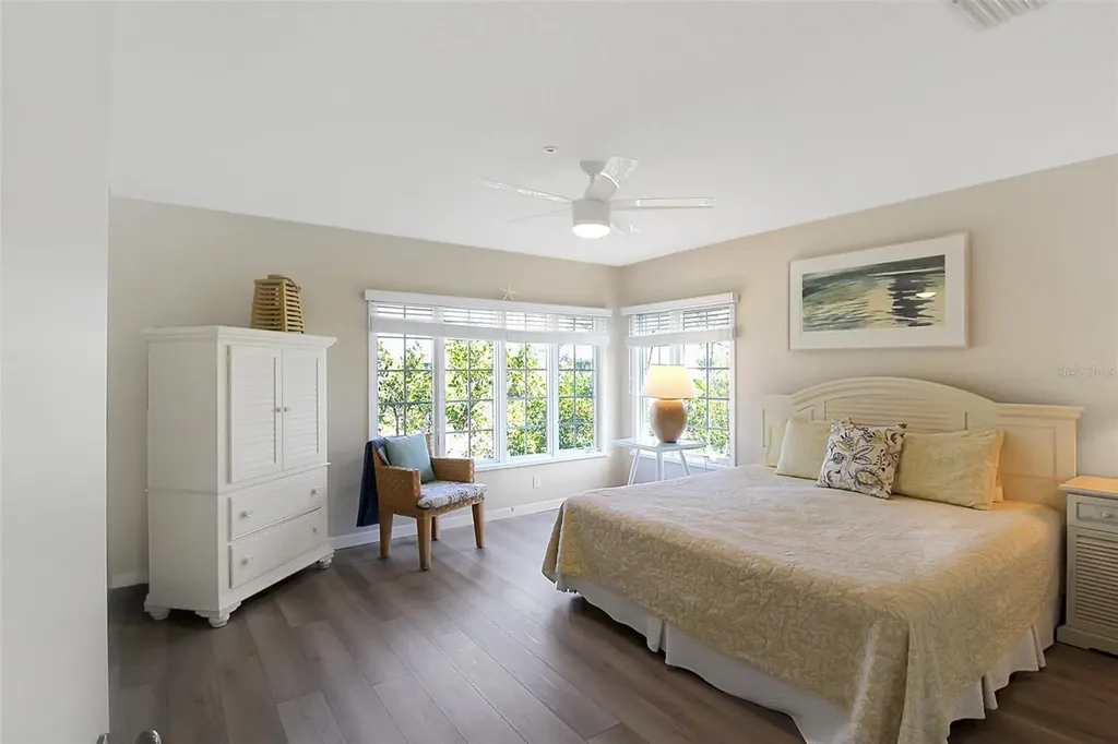 535 Forest Way Longboat Key FL 34228