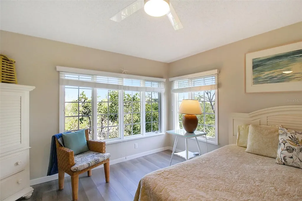 535 Forest Way Longboat Key FL 34228