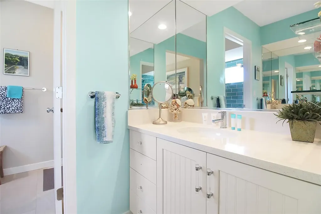 535 Forest Way Longboat Key FL 34228