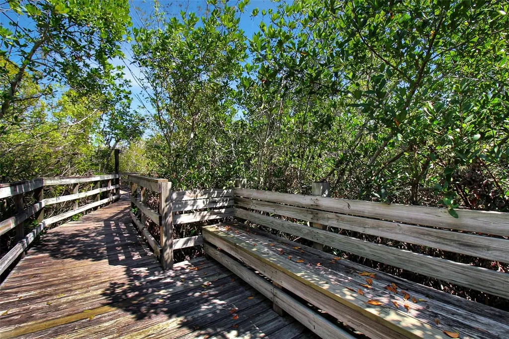 535 Forest Way Longboat Key FL 34228