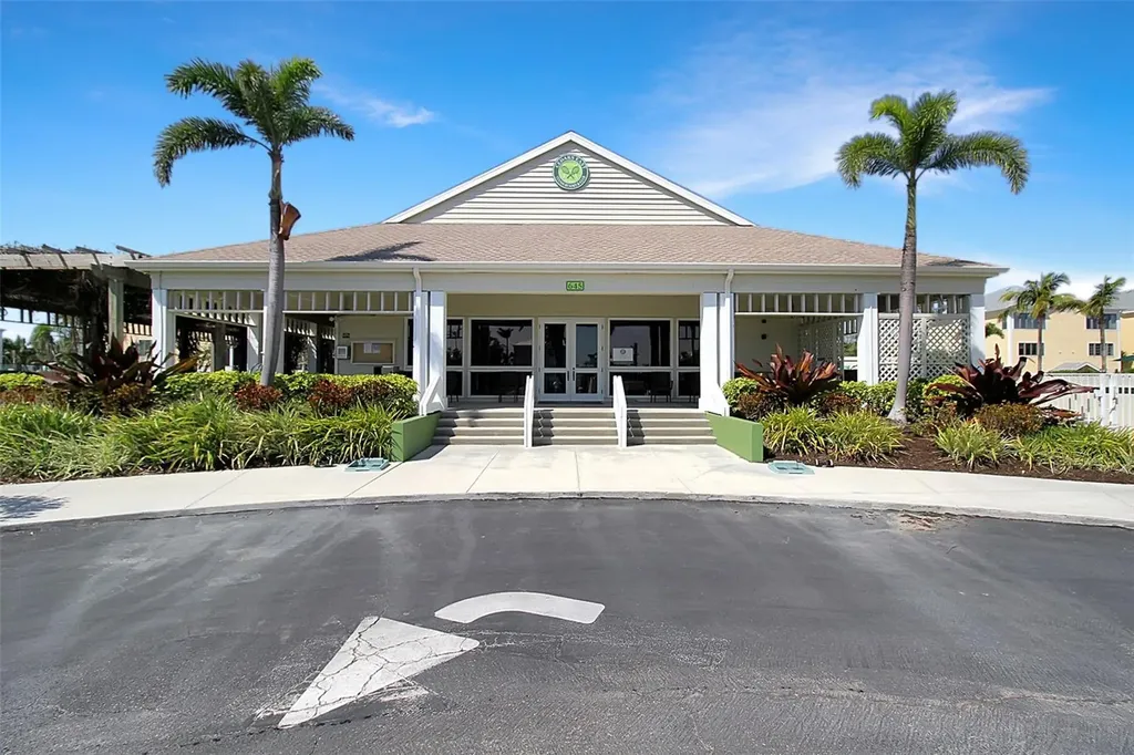 535 Forest Way Longboat Key FL 34228