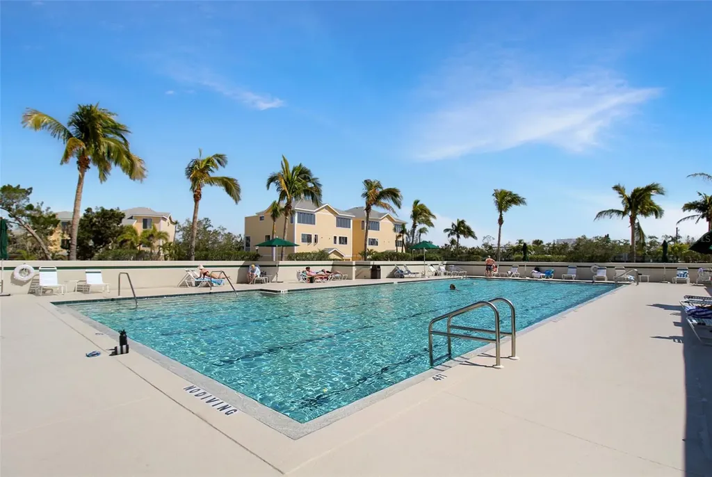 535 Forest Way Longboat Key FL 34228