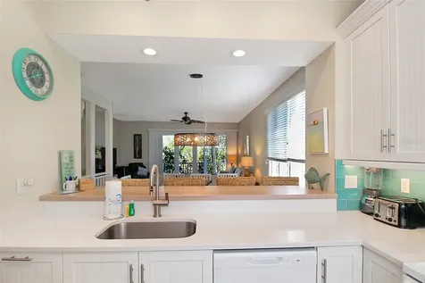 535 Forest Way Longboat Key FL 34228