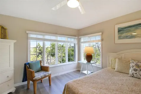 535 Forest Way Longboat Key FL 34228