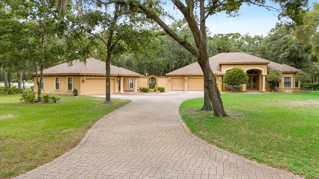 16608 Livingston Avenue Lutz FL 33559
