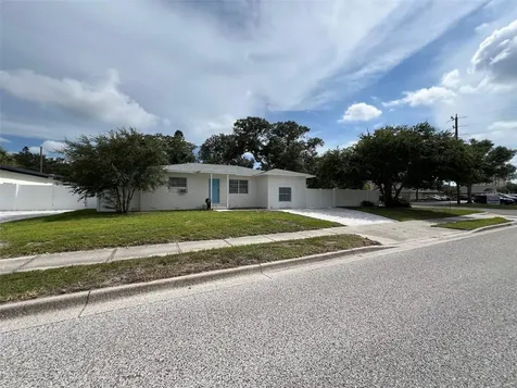 7536 38th Avenue N St Petersburg FL 33710