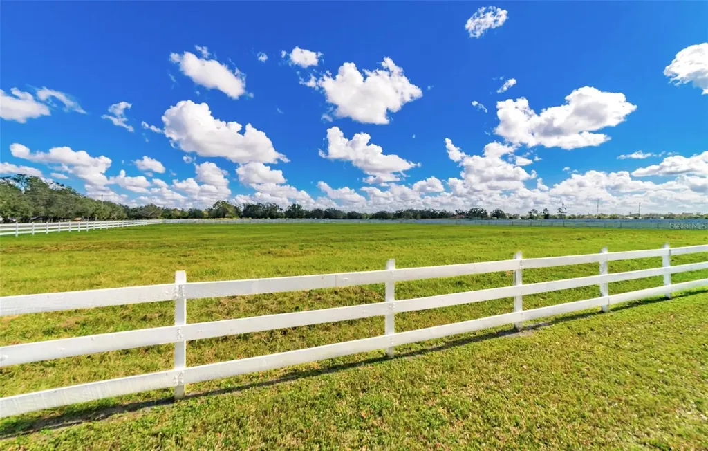 15200 Rawls Road Sarasota FL 34240