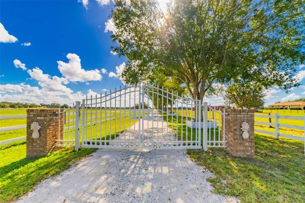 15200 Rawls Road Sarasota FL 34240
