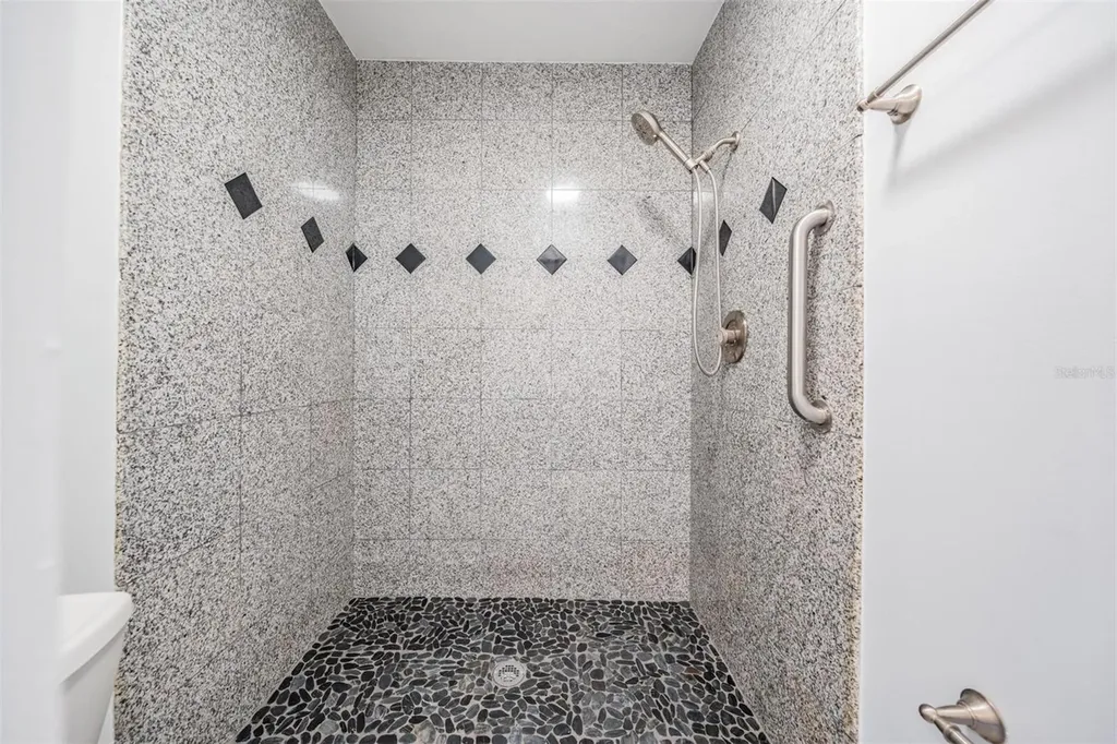 340 Causeway Boulevard Dunedin FL 34698