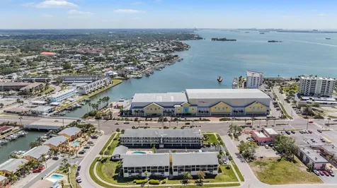 340 Causeway Boulevard Dunedin FL 34698
