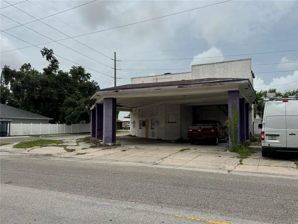 2804 E Columbus Drive Tampa FL 33605