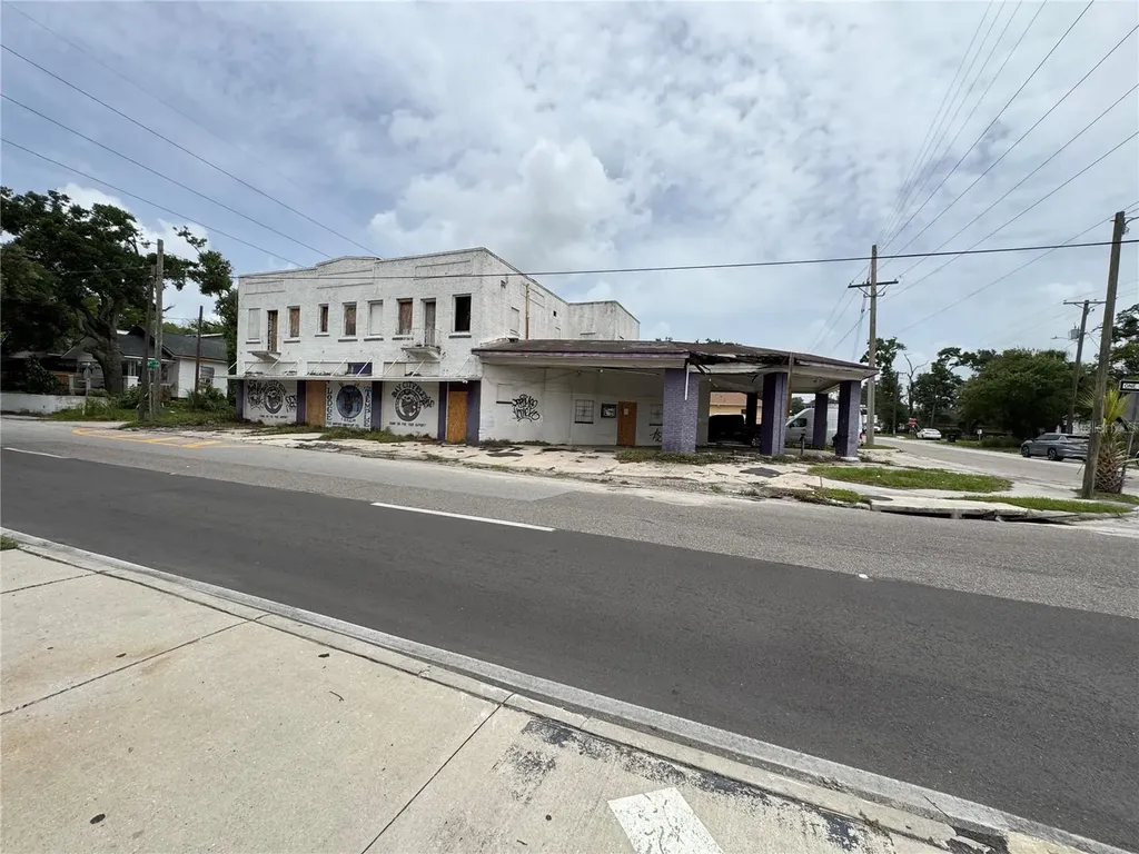 2804 E Columbus Drive Tampa FL 33605