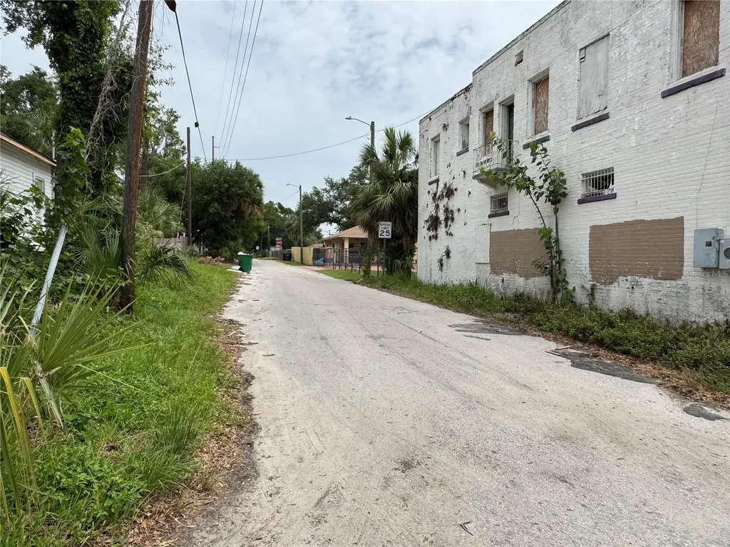 2804 E Columbus Drive Tampa FL 33605