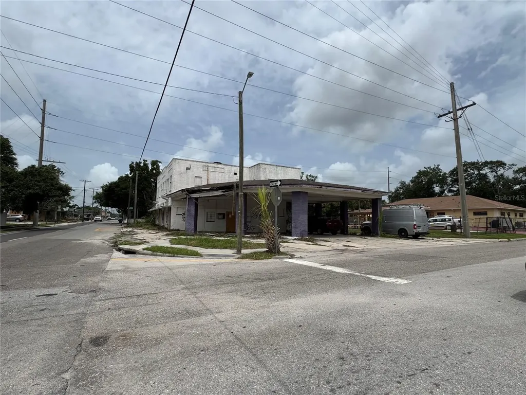 2804 E Columbus Drive Tampa FL 33605