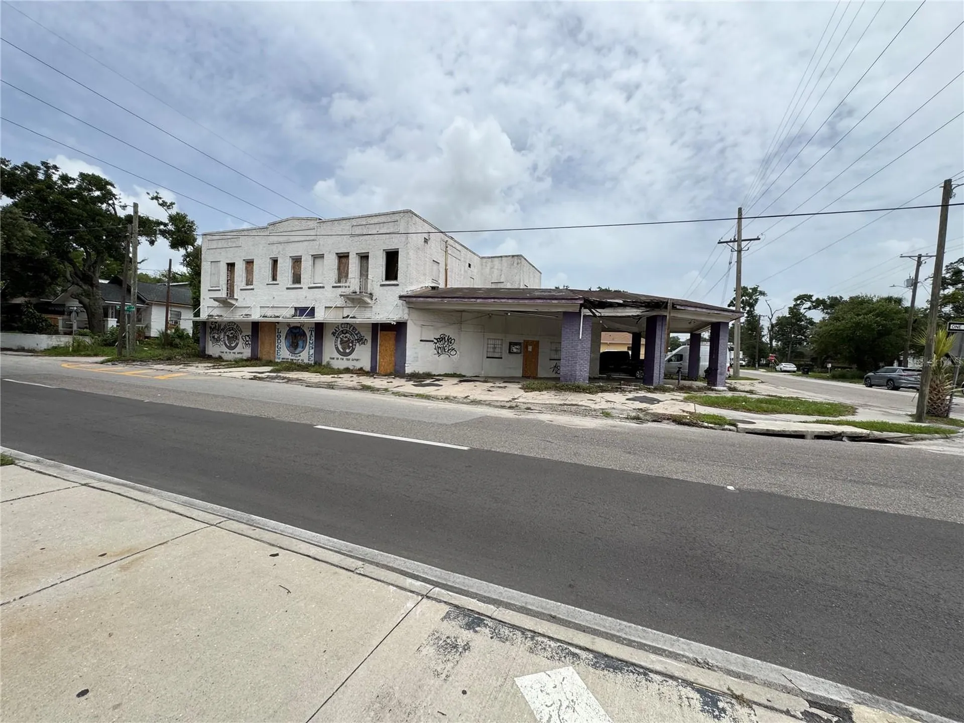 2804 E Columbus Drive Tampa FL 33605